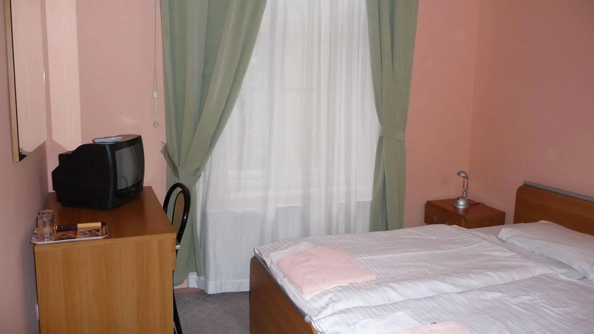 Pension City Center Prag 2*,