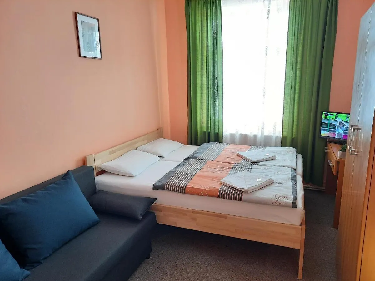 פראג Pension City Center 2*,