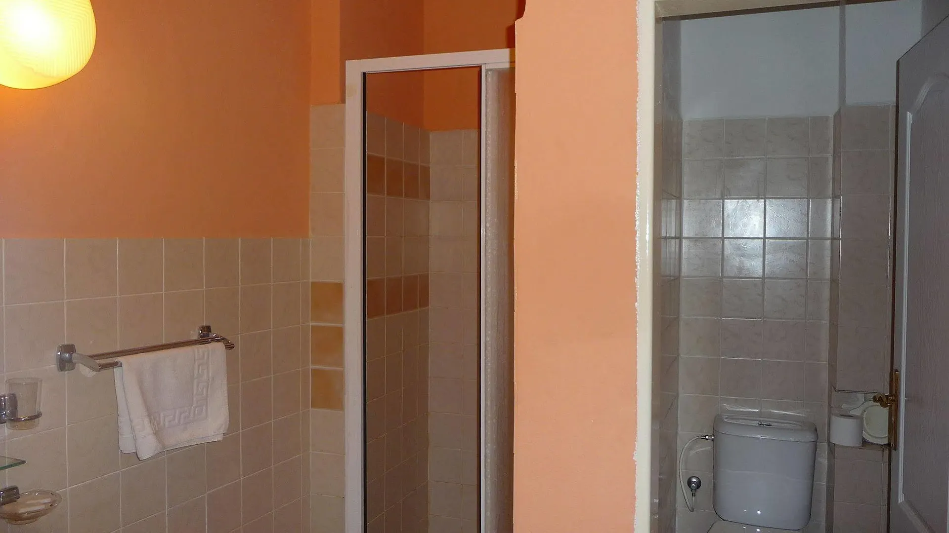 Pension City Center & L'Opera Prag 2*,  Tjeckien